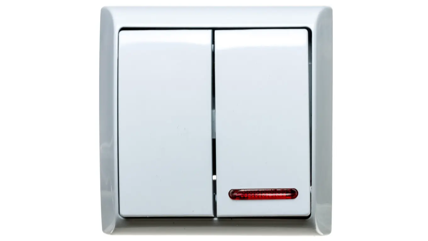 Plugger, stikkontakter, adaptere + Ospel + ŁN-2BS/00