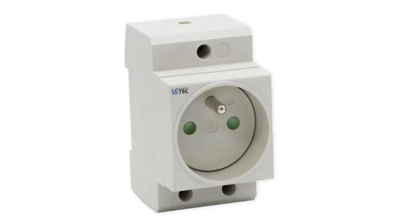 Fiches, prises, adaptateurs + VCX + 1-00015-60117