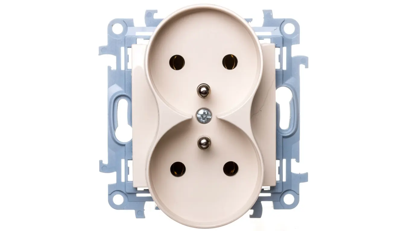 Plugger, stikkontakter, adaptere + Kontakt-Simon + CGZ2M.01/41