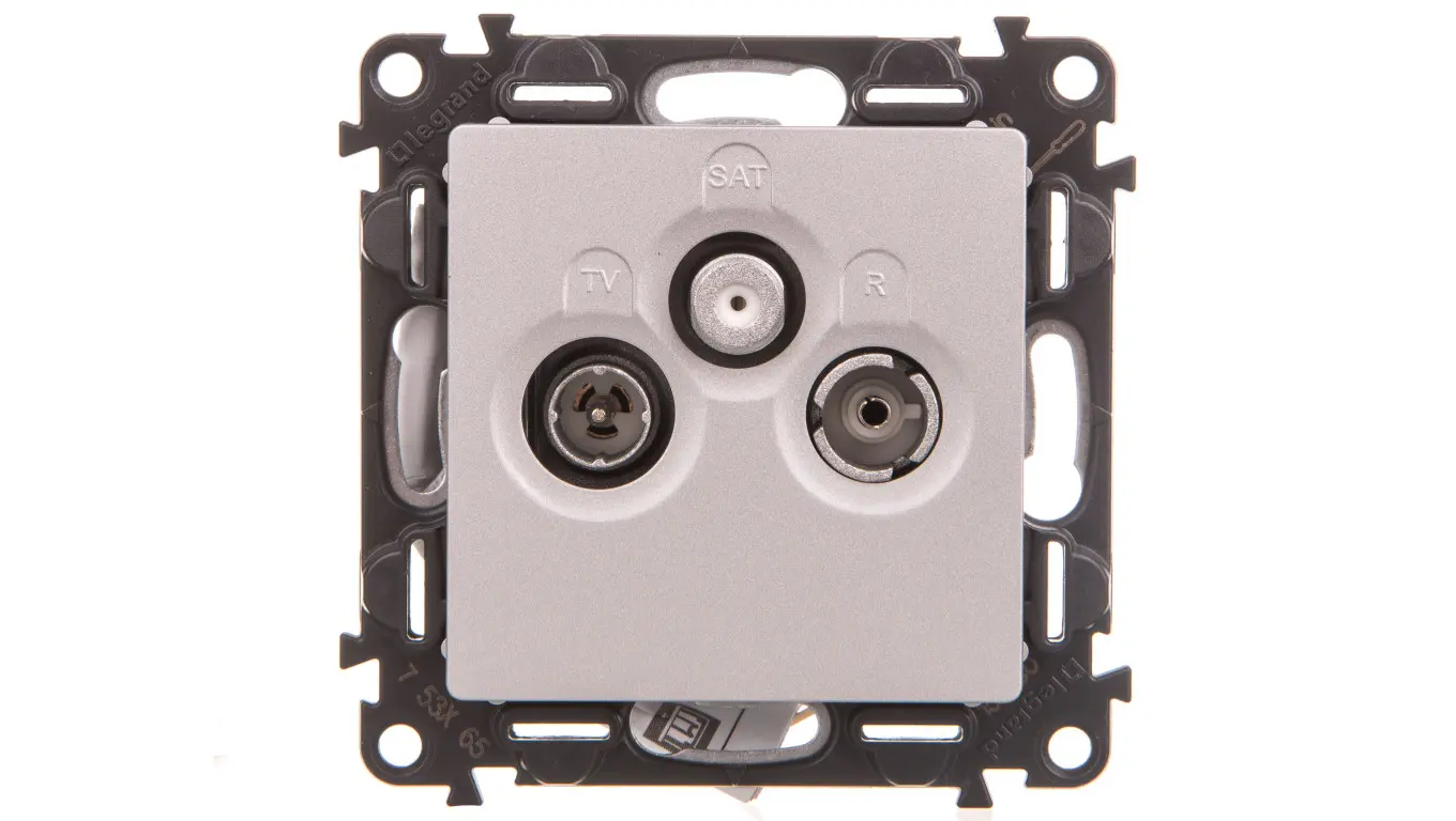 Plugger, stikkontakter, adaptere + Legrand + 4-00010-49728