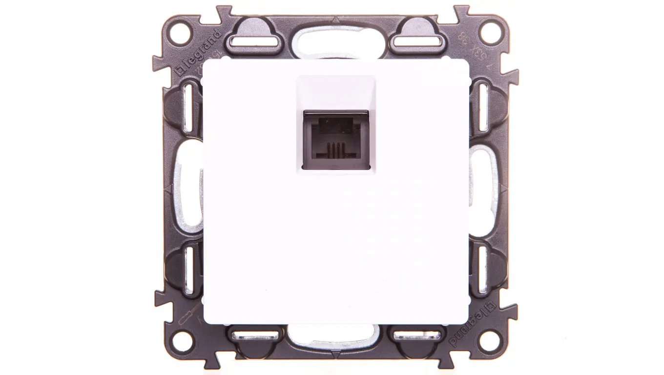 Vtiči, vtičnice, adapterji + Legrand + 753138