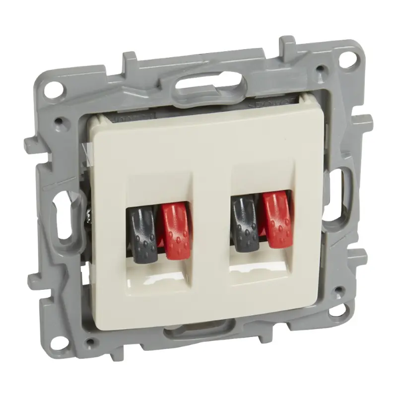 Vtiči, vtičnice, adapterji + Legrand + 764681